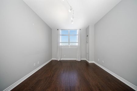 For Lease - 9245 Jane Street Unit# 402, Vaughan, Ontario - Photo 4