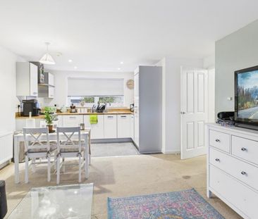 Hitchings Leaze, Patchway, Bristol - Photo 2