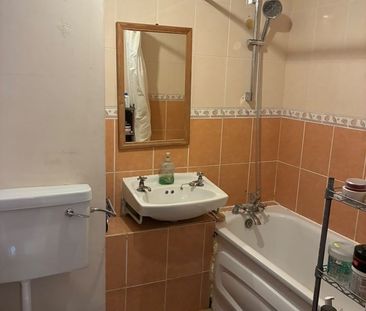 1 Bed Flat, Don Phelan Close, SE5 - Photo 6