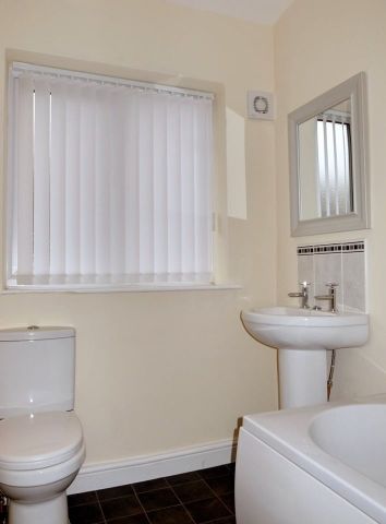 2 Bed Terraced House, Brown Street, M6 - Photo 2