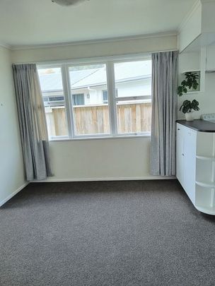 Great 3 Bedroom house in PILLANS POINT LOCATION - Photo 1