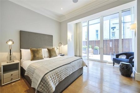 3 bedroom flat in Mayfair - Photo 2