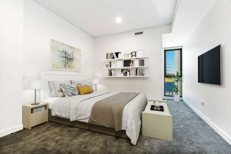 Stylish & Spacious Two-Bedroom Apartment in Prime Canterbury Location - Photo 3