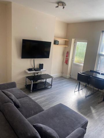 4 bedroom house to rent - Photo 2