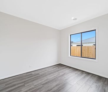 7 Pinot Crescent, Wollert, Vic 3750 - Photo 2