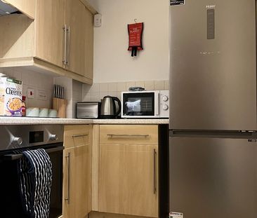 Room in a Shared House, Firedrake Croft, CV1 - Photo 1