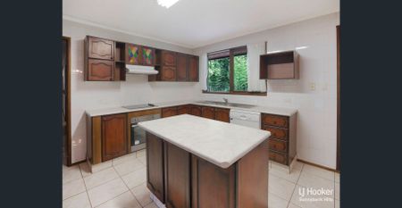 UNIQUE CHARACTER HOME ON SPACIOUS BLOCK - Photo 5