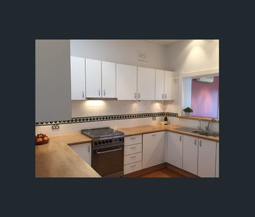 CHARMING CHARACTER HOME WITH A VIEW - Photo 4