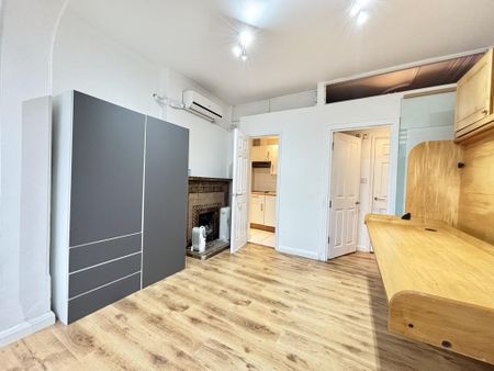 Studio to rent - Photo 2