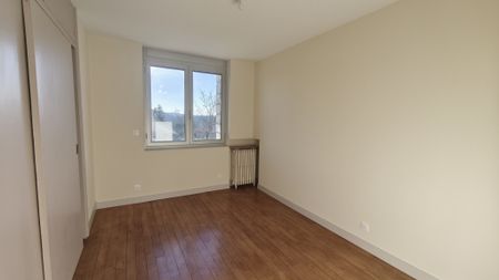 Location Maison 5 pièces 115m² SOUILLAC 46200 - Photo 2