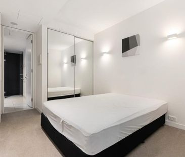 Exceptional One-Bedroom Apartment at the Paris End of Flinders Street - Photo 5