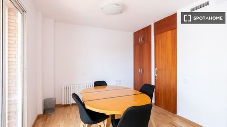 3 room luxury Flat for rent in Barcelona, Catalonia - Photo 3