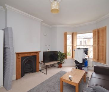 2 Bed Flat, Harbut Road, SW11 - Photo 5