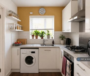 3 bedroom semi-detached house to rent - Photo 6