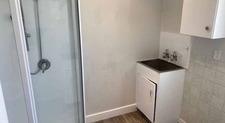 Charming two bedroom home with studio - Photo 4
