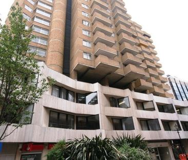 1 Bed Penthouse, Vesage Court, EC1N - Photo 1