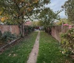 4 bedroom end of terrace house to rent - Photo 4