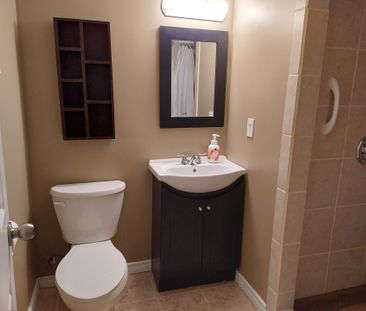 For Lease - 8061 Paddock Trail Drive, Niagara Falls, Ontario - Photo 5