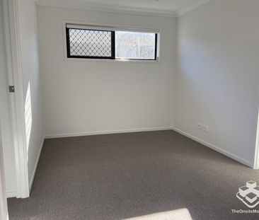 3 BEDROOM TOWNHOUSE - Double Garage, Air Cons, Pets Welcome - Photo 4