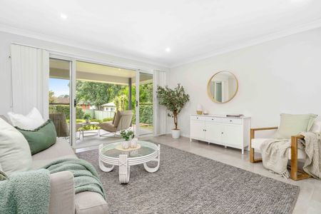 Contemporary Elegance: Bright, Stylish, and Convenient Living. - Photo 2