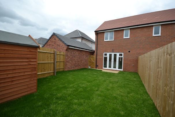 3 bedroom semi-detached house to rent - Photo 1
