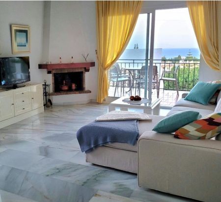 FOR RENT: Bright and Spacious 2-Bedroom Apartment in Calahonda - Photo 5