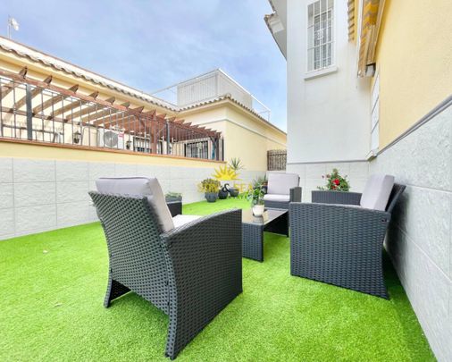 3-BEDROOM SEMI-DETACHED HOUSE - TORREVIEJA - Photo 1