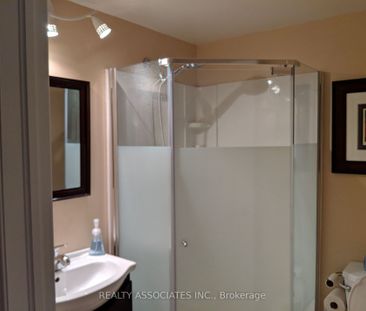 For Lease - 1315 Crossfield Bend, Mississauga, Ontario - Photo 5