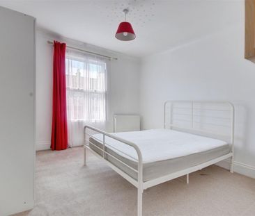 St. Marys Road, Watford - Photo 3