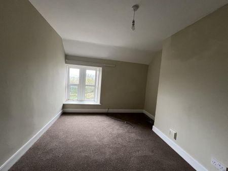 2 bedroom end of terrace house to rent - Photo 3