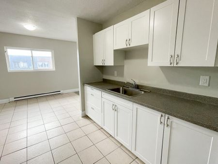 Boxwood Place Apts - PARKING SPACE, HEAT & WATER INCLUDED - Photo 3