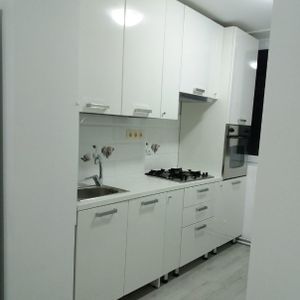 Garsoniera Domenii vis a vis de parcul Ciresarii - Fotografie 2