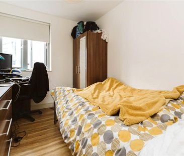 4 bedroom apartment to rent - Photo 4