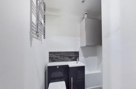 Room in a Shared Flat, Heritage Court, B18 - Photo 5