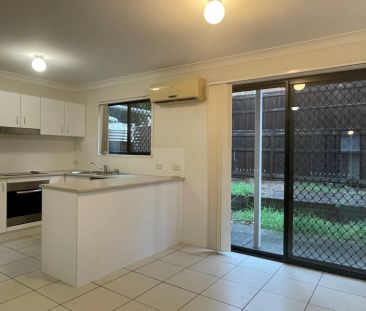 Modern Townhouse in Quiet Complex - Photo 1