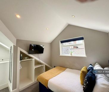 1 bedroom in a house share to rent - Photo 2