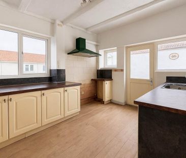 3 bedroom chalet to rent - Photo 1