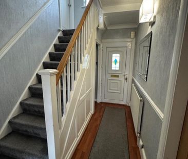 4 bedroom semi-detached house to rent - Photo 1