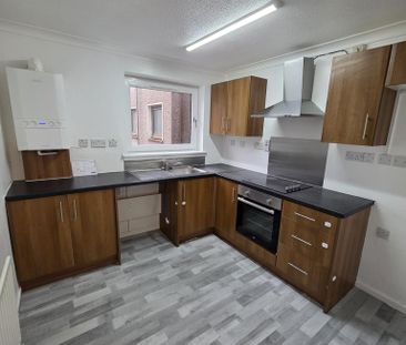 3 bedroom flat to rent - Photo 5