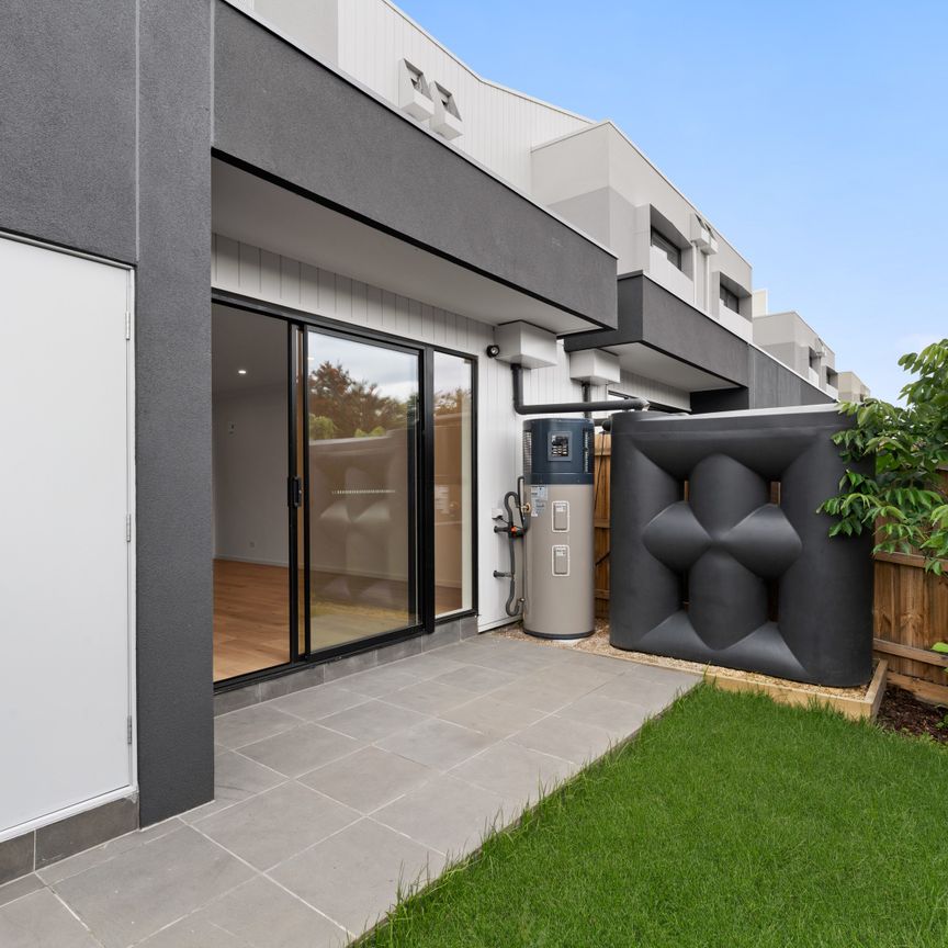 37 Currawong Street, Preston VIC 3072 - Townhouse For Rent | Domain - Photo 1
