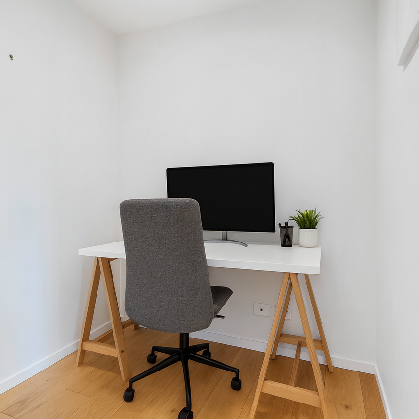 Luxury Apartment - Neo Building, Newmarket - Photo 1