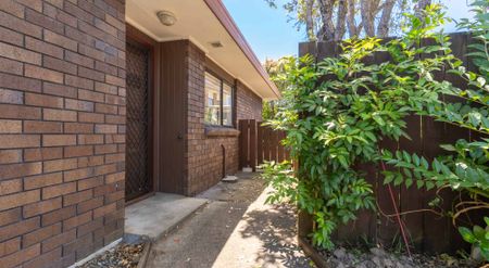 3 bed family home internal garage near top schools - Photo 5