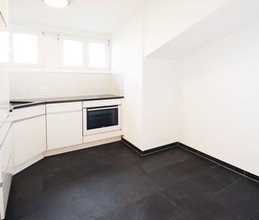 Renovierte 2.5-Zimmer-Dachwohnung - Photo 2