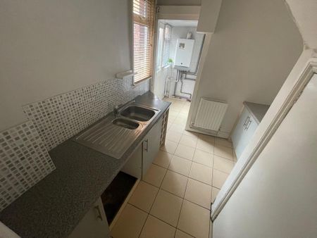 3 bedroom terraced house to rent - Photo 3