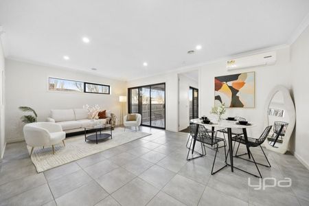 “East-Facing Luxury Home with Park & Coastal Views” - Photo 2