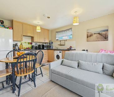 2 Bedroom - Photo 3