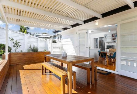 Quiet, Sunny 3BR Home in Peaceful Glendowie - Photo 4