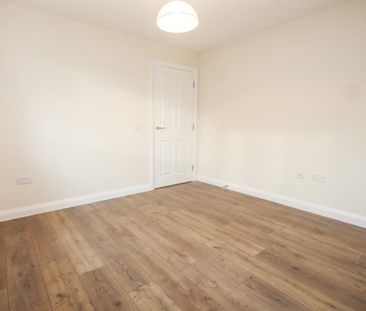 4 bedroom detached house to rent - Photo 6