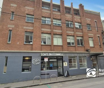 Furnished Studio Apartment – Prime North Melbourne Location - Photo 5