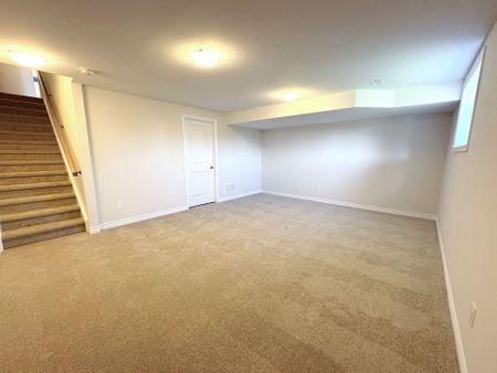 For Lease - 299 Labelle Street, Russell, Ontario - Photo 4